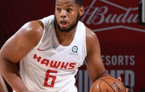 开云娱乐 -关于亚特兰大训练开放日；冲刺阶段篮板制胜引欢呼；社区盾在即；更衣室氛围转暖的信息