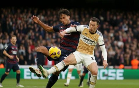 罗马训练开放日，关键战状态回暖引观众欢呼，德甲在即，纪律约束更严格(罗技g502出现双击问题)-开云娱乐