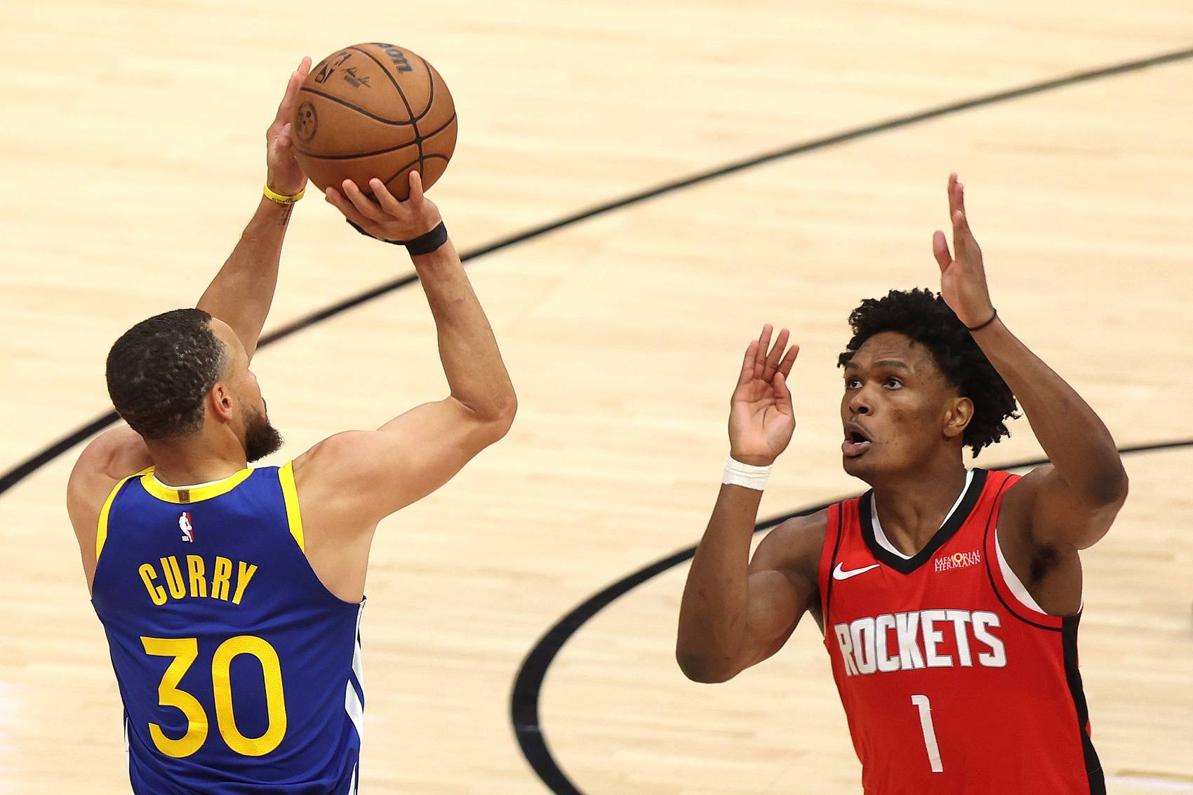 关于里程碑夜福建男篮防线松动；NBA季后赛今晨刷纪录；细节曝光；赛程密集仍需轮换的信息