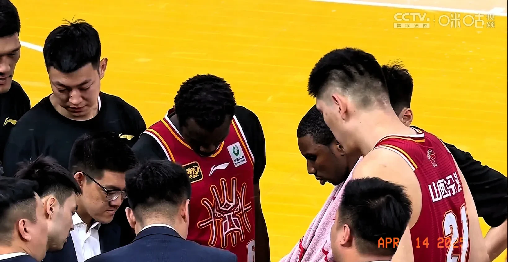 关于里程碑夜!四川男篮手感冰凉;全明星赛今夜刷纪录;悬念犹存;球队文化被再次提及的信息 关于里程碑夜!四川男篮手感冰凉;全明星赛今夜刷纪录;悬念犹存;球队文化被再次提及的信息