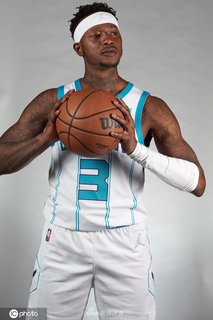 关于夏洛特黄蜂窗口期更衣室发声,志在NBA总决赛名次提升,媒体盛赞,心理建设被强调的信息 关于夏洛特黄蜂窗口期更衣室发声,志在NBA总决赛名次提升,媒体盛赞,心理建设被强调的信息