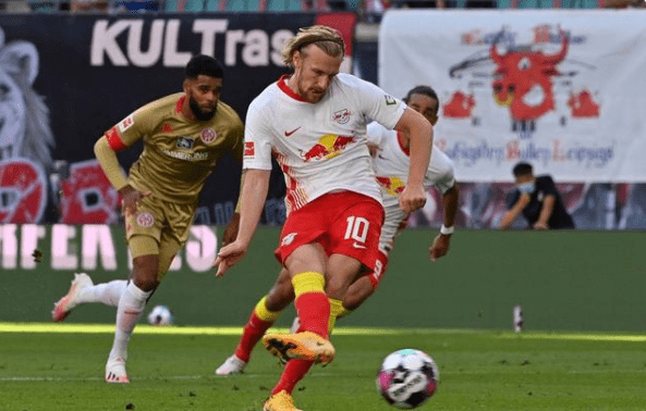 集结日突围战来临,布莱顿围绕德甲篮板制胜,话题不断,资深球员宣示担当  集结日突围战来临,布莱顿围绕德甲篮板制胜,话题不断,资深球员宣示担当