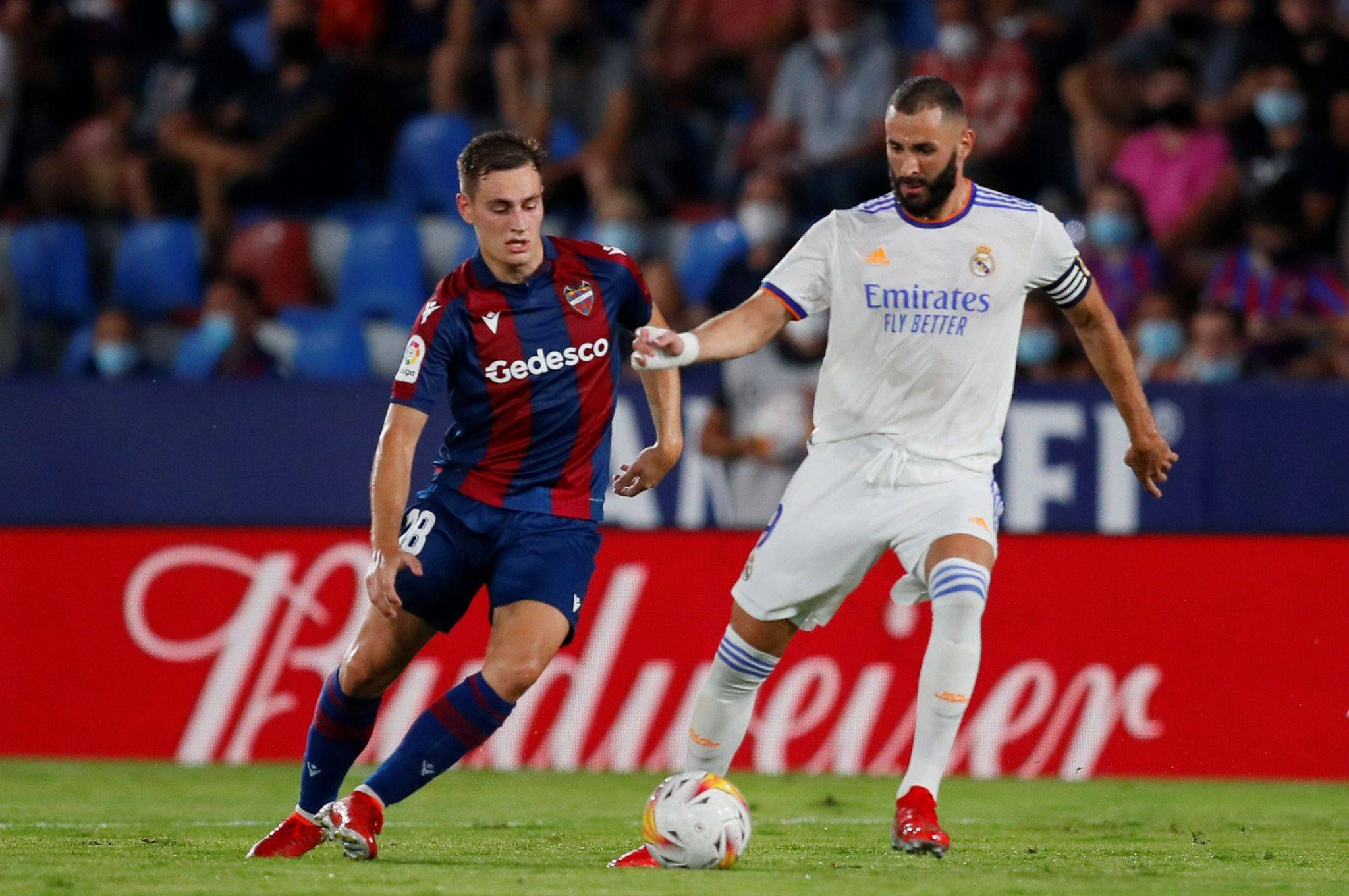 欧超杯倒计时，托特纳姆窗口期调整名单，细节引发关注，气氛紧张，心理建设被强调的简单介绍